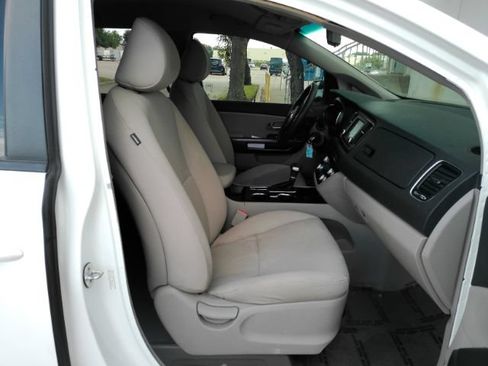 Used 2021 Kia Sedona LX FWD image 20