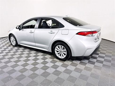 Certified 2025 Toyota Corolla LE image 21