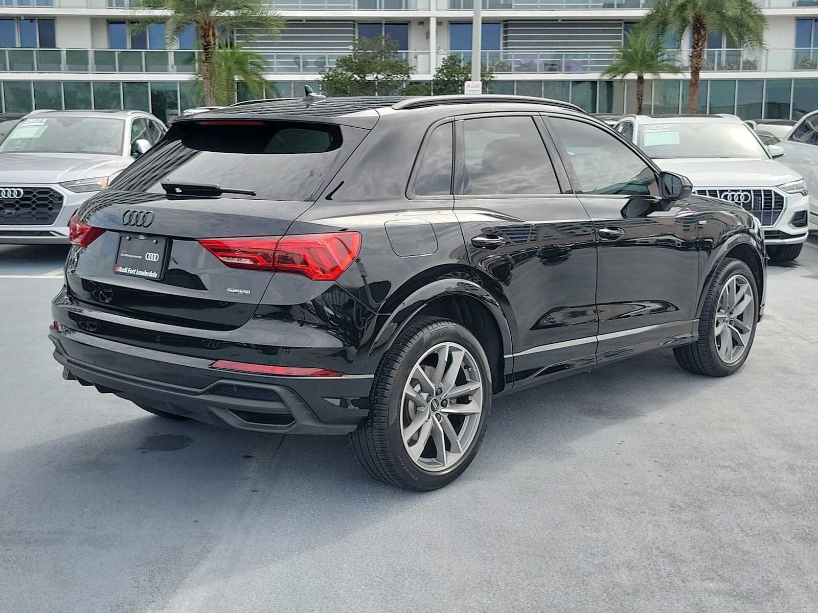 Certified 2025 Audi Q3 2.0T Premium w/ Convenience Package AWD/4WD image 6