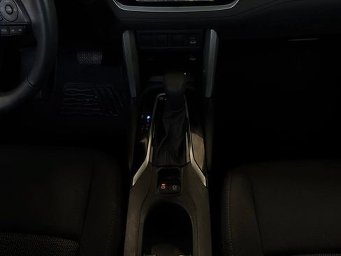 Used 2024 Toyota Corolla Cross AWD Hybrid image 17