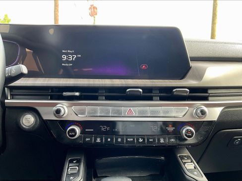 Used 2023 Kia Telluride EX w/ EX Captain's Chair Package FWD image 15