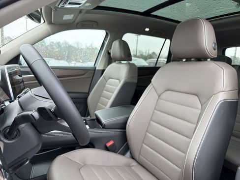 New 2026 Volkswagen Atlas SEL image 12