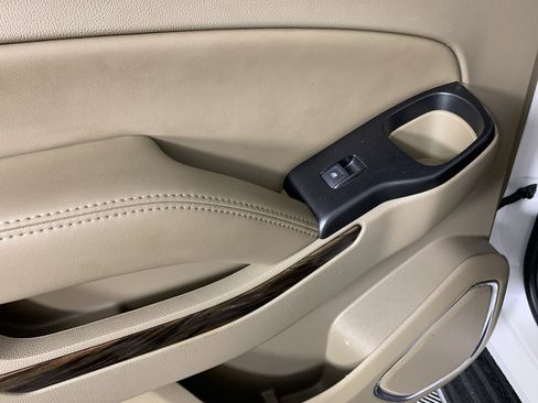 Used 2018 GMC Yukon SLT image 31