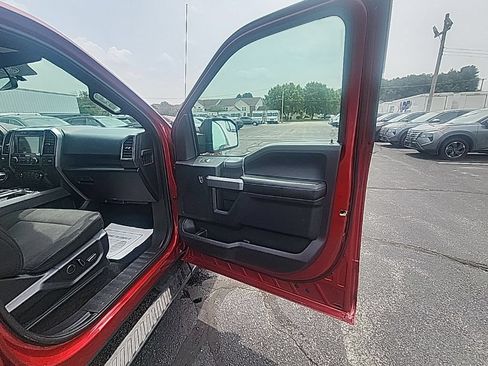 Used 2017 Ford F150 XLT w/ Equipment Group 302A Luxury AWD/4WD image 15