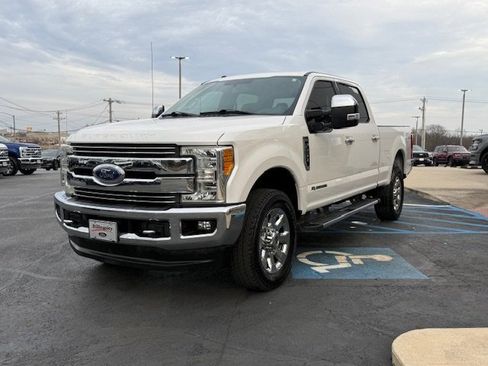 Used 2017 Ford F250 Lariat w/ Chrome Package image 2