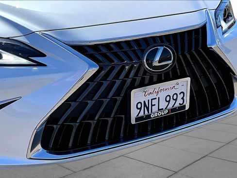 Used 2024 Lexus ES 300h w/ Premium Package FWD image 29