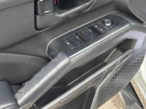 Used 2024 Toyota Tacoma SR image 10