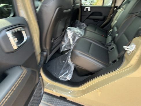 New 2026 Jeep Gladiator Sport AWD/4WD image 18