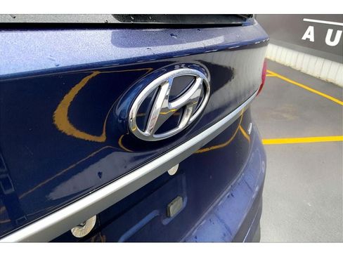 Used 2020 Hyundai Santa Fe SE image 31