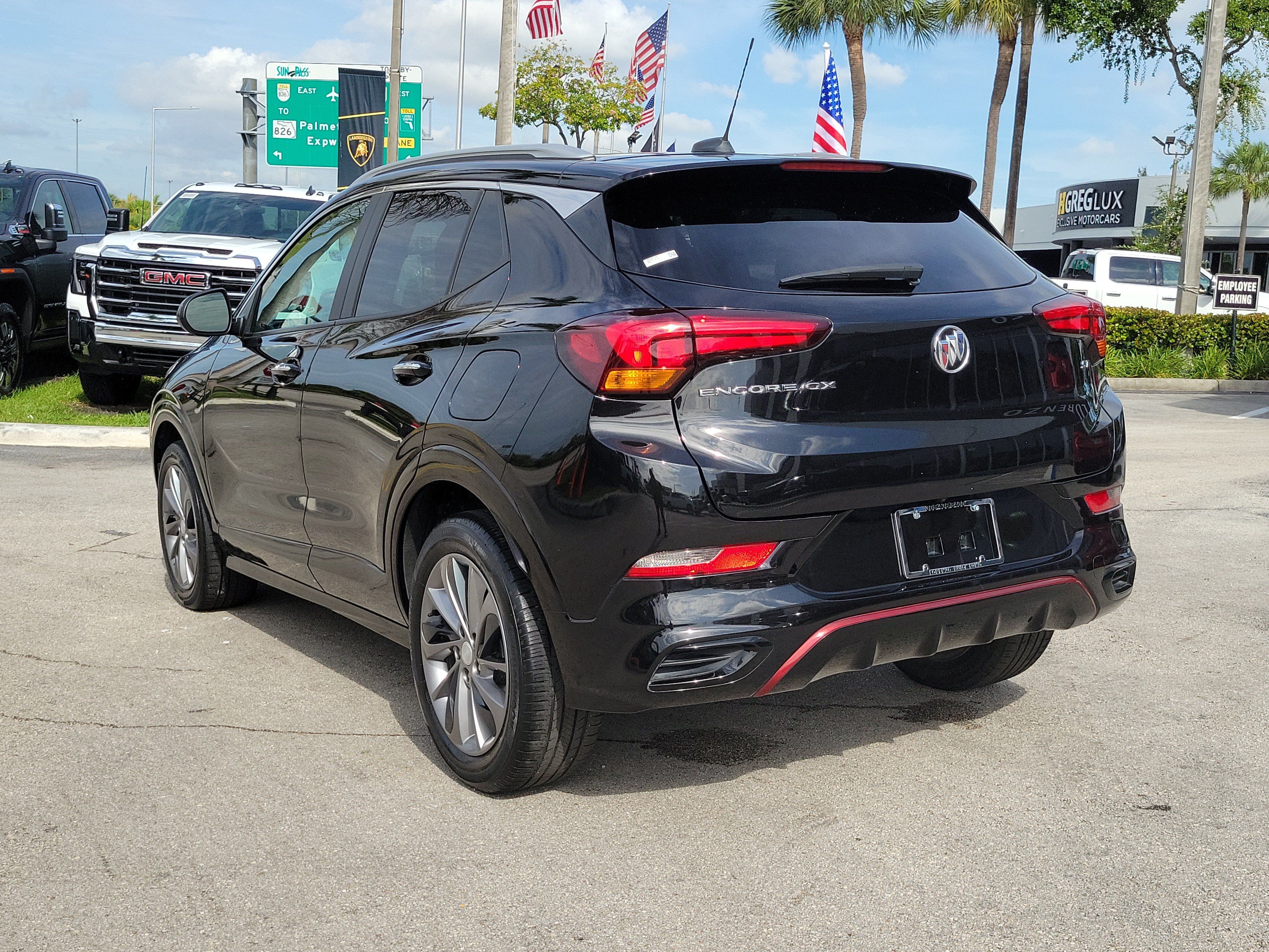 Used 2023 Buick Encore GX Select w/ Sport Touring Package FWD image 7