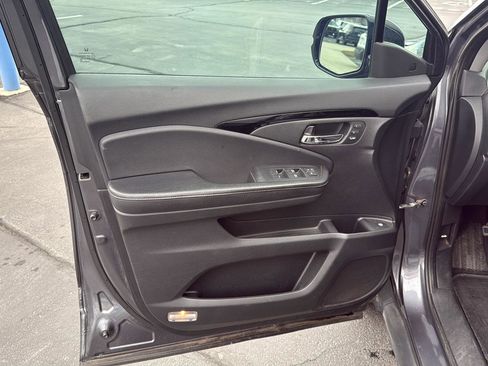 Used 2017 Honda Ridgeline RTL-E image 12