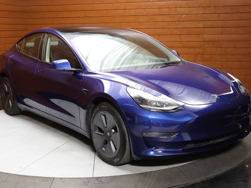 Used 2023 Tesla Model 3 Standard Range image 15