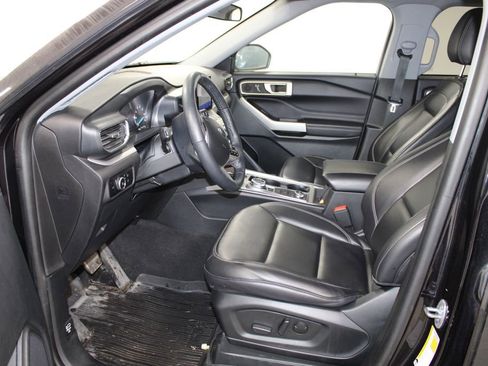 Used 2023 Ford Explorer XLT w/ Equipment Group 202A image 16