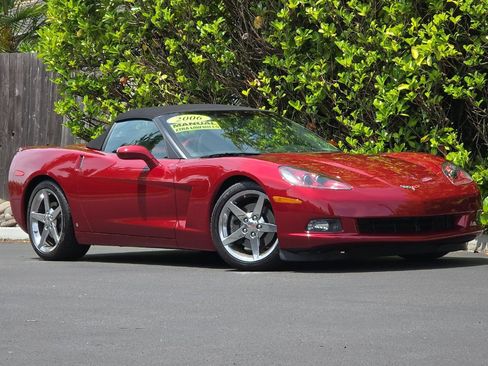 Used 2006 Chevrolet Corvette Convertible w/ Preferred Equipment Group RWD image 3