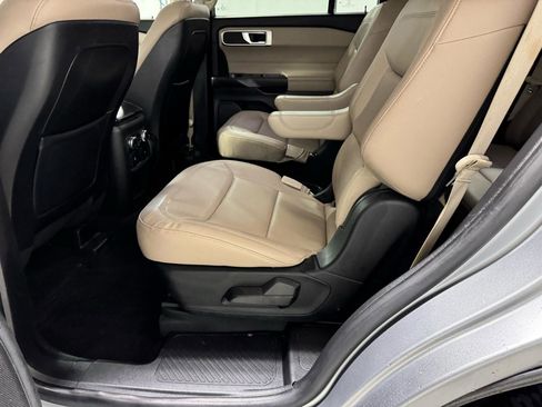 Used 2020 Ford Explorer XLT w/ Equipment Group 202A image 17
