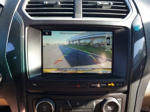 Used 2016 Ford Explorer XLT w/ Equipment Group 202A image 24