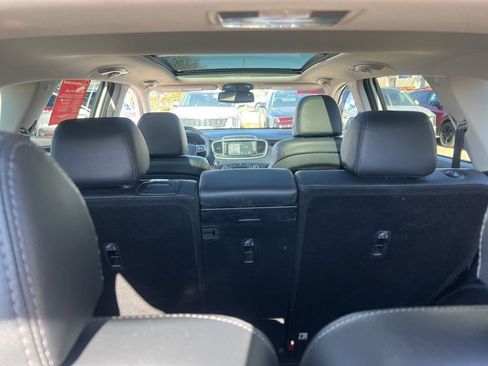 Certified 2020 Kia Sorento SX image 15