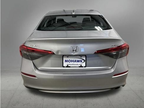Used 2022 Honda Civic Sport image 4