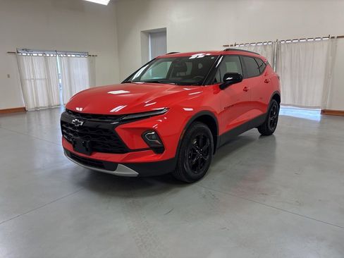 Used 2025 Chevrolet Blazer LT w/ Convenience Package AWD/4WD image 4
