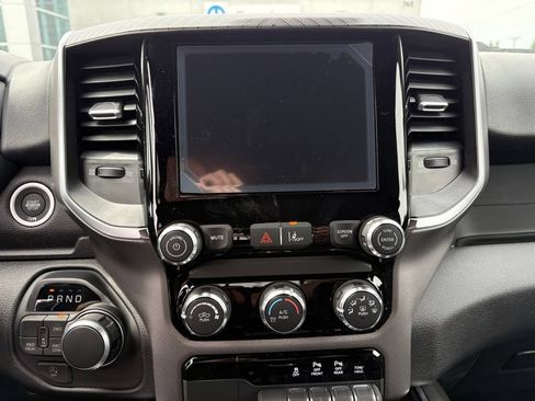 New 2026 RAM 1500 Express AWD/4WD image 17