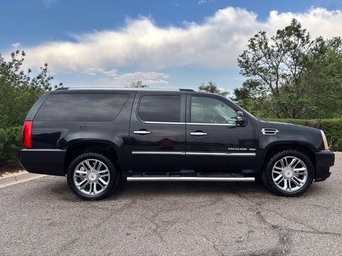Used 2013 Cadillac Escalade ESV Platinum AWD/4WD image 10