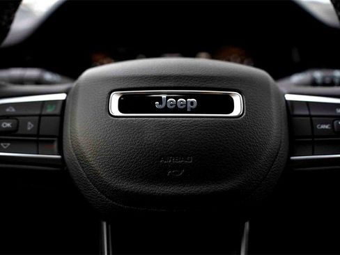 New 2026 Jeep Compass Latitude image 12