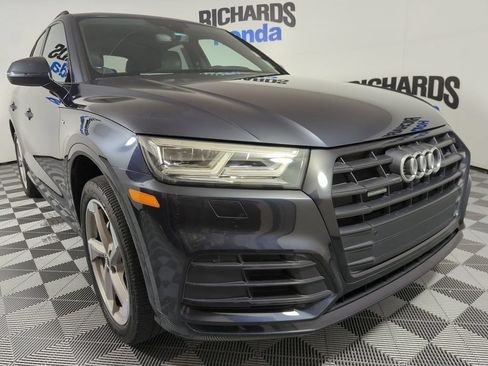 Used 2020 Audi Q5 2.0T Titanium Premium Plus w/ Premium Plus Package AWD/4WD image 6