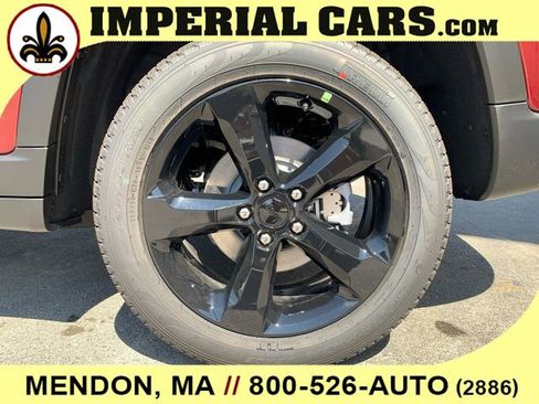 New 2025 Jeep Grand Cherokee Limited w/ Black Appearance Package image 10