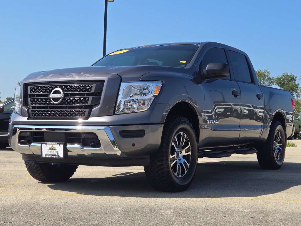 Used 2024 Nissan Titan SV w/ SV Convenience Package AWD/4WD image 4