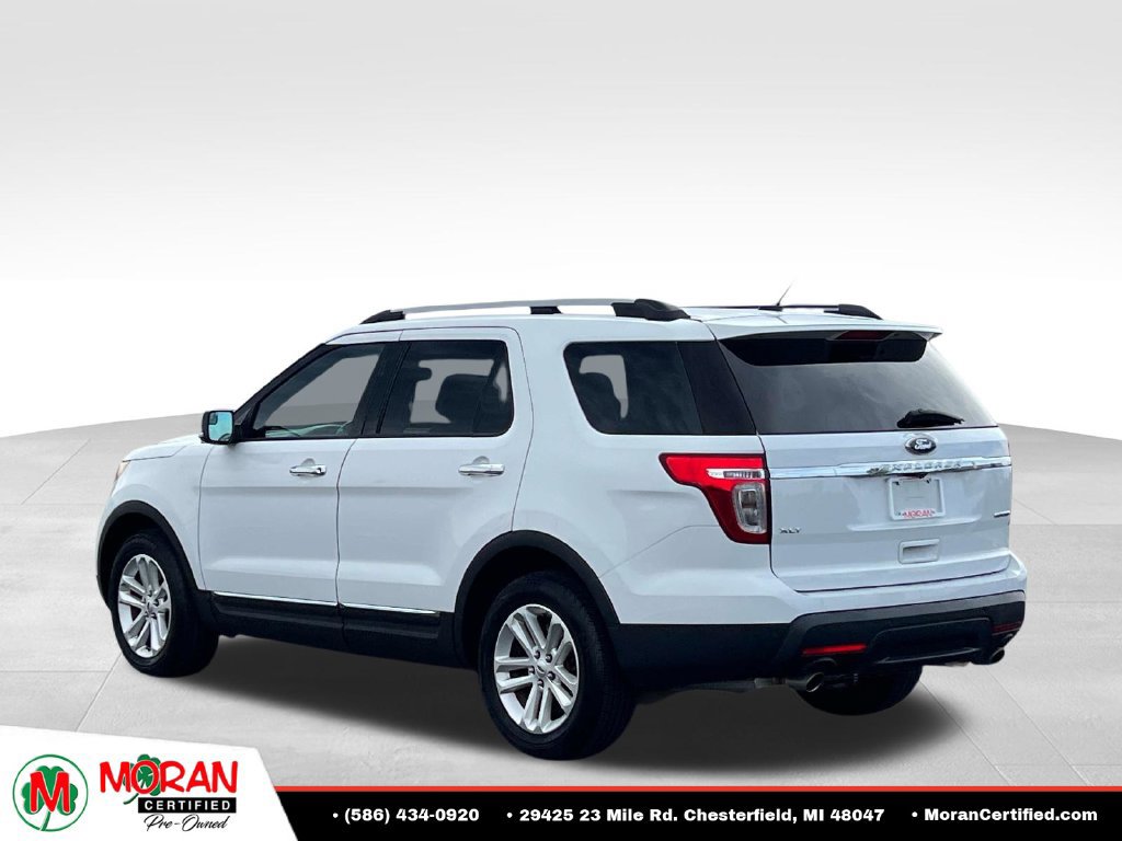 Used 2015 Ford Explorer XLT w/ Equipment Group 202B FWD image 4