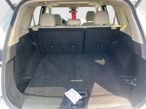 Certified 2024 Nissan Rogue SV w/ SV Premium Package AWD/4WD image 5