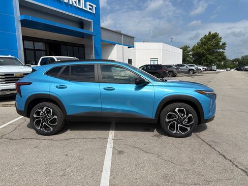 New 2026 Chevrolet Trax RS FWD image 2