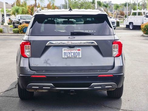 Used 2021 Ford Explorer XLT w/ Equipment Group 202A image 5