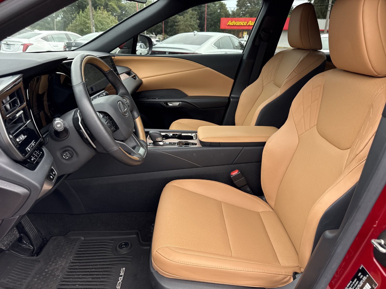 Used 2025 Lexus RX 350 Premium w/ Accessory Package (Z1) FWD image 10