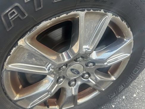 Used 2015 Ford F150 Lariat AWD/4WD image 9