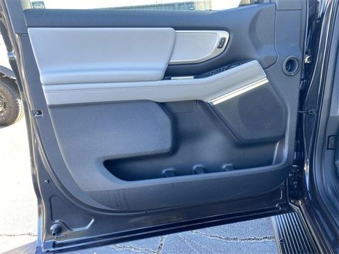 New 2025 Ford Expedition Active image 32