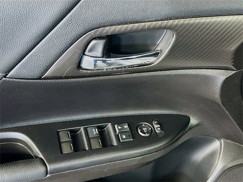 Used 2017 Honda Accord Sport image 11