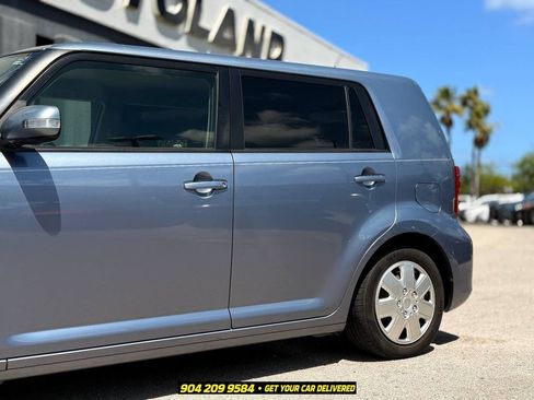 Used 2012 Scion xB FWD image 3