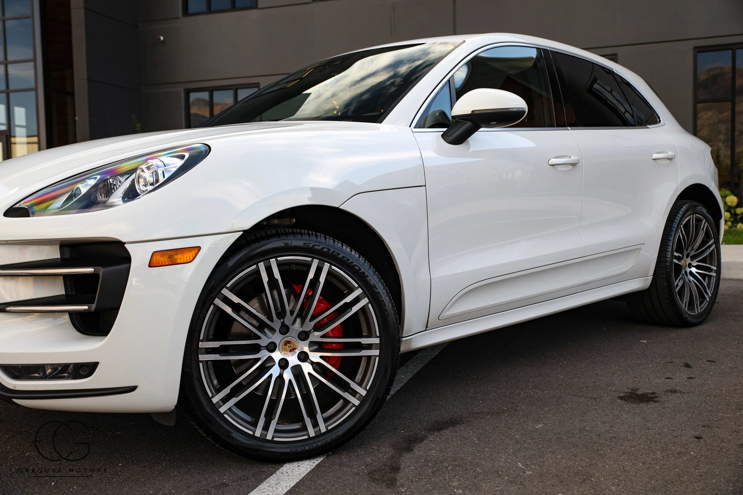 Used 2015 Porsche Macan Turbo AWD/4WD image 5