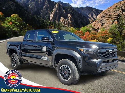 Used 2024 Toyota Tacoma TRD Off-Road AWD/4WD image 1