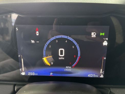 Used 2025 Chevrolet TrailBlazer LT FWD image 3