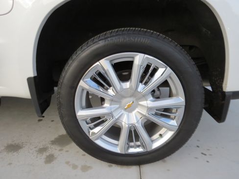 Used 2025 Chevrolet Silverado 1500 High Country image 14