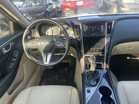 Used 2018 INFINITI Q50 Luxe w/ Essential Package (3.0T Luxe) image 7
