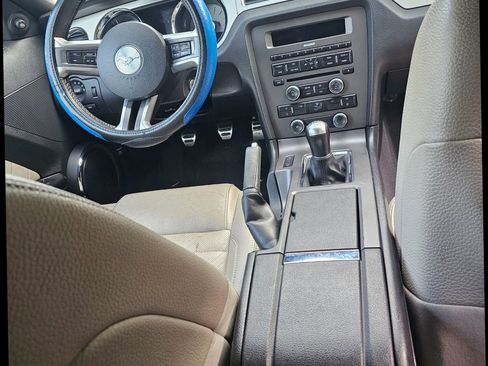 Used 2012 Ford Mustang Premium image 25