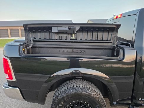 Used 2018 RAM 1500 Laramie w/ Convenience Group AWD/4WD image 28