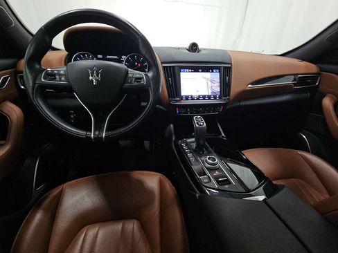 Used 2023 Maserati Levante GT AWD/4WD image 11