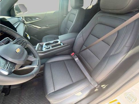 New 2026 Chevrolet Equinox LT FWD image 17