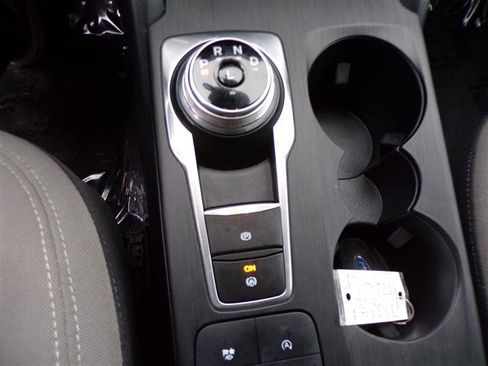 Used 2021 Ford Escape SE image 32