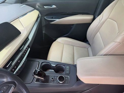 Certified 2024 Cadillac XT4 Luxury w/ Cold Weather Package FWD image 13