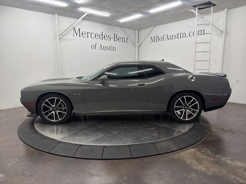 Used 2023 Dodge Challenger R/T w/ Plus Package image 4